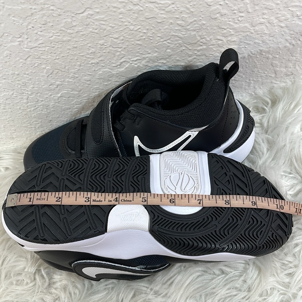 NIKE Team Hustle D 11 Big Kids' Basketball Shoes Black & White Size 7Y NEW - Picture 12 of 16